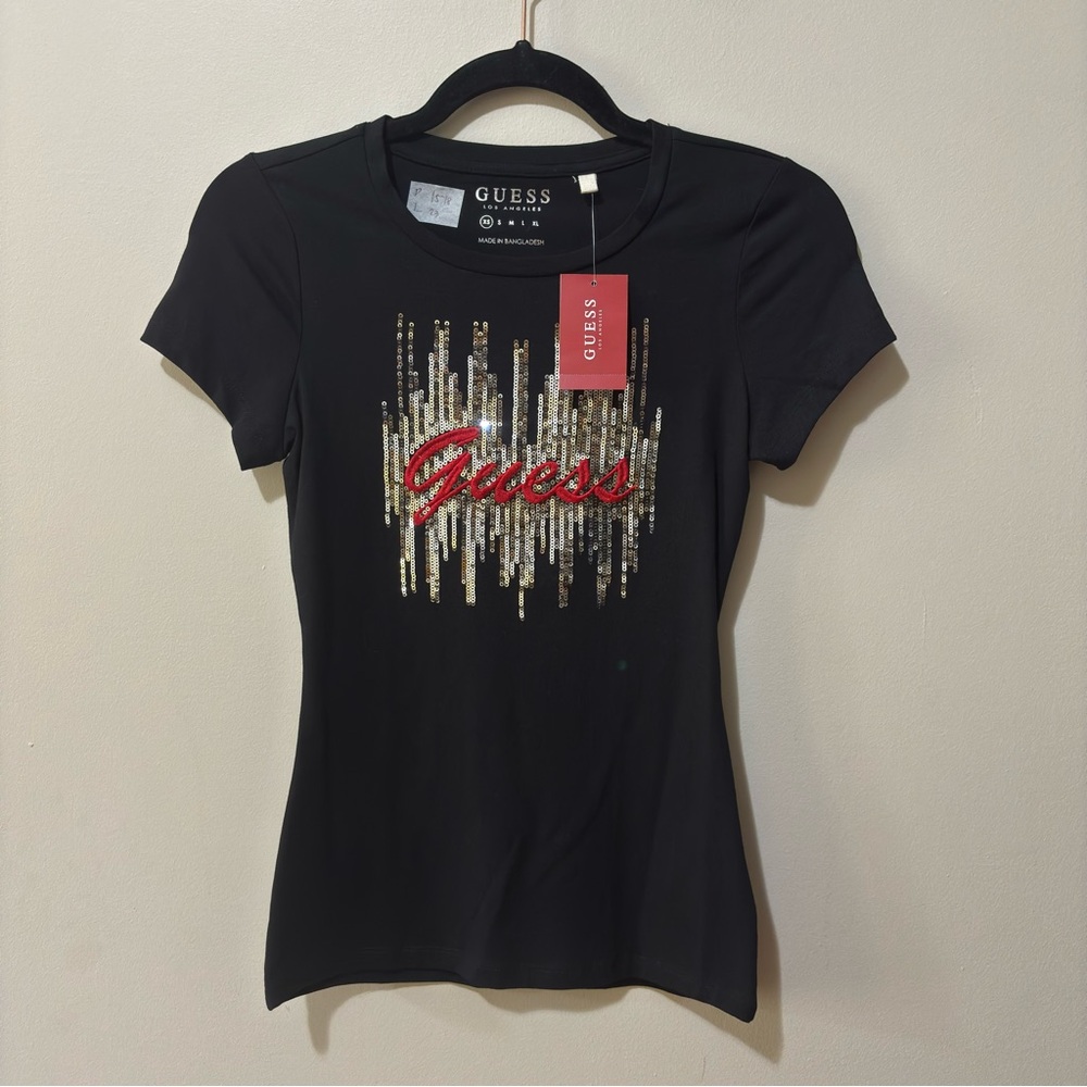 🌸NWT GUESS Black Tee with Red and Gold Sequin Logo